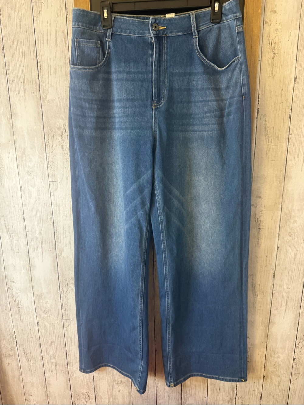 NWT Halara Large Denim Super Comfy & Soft Jeans